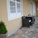 شقة Sanda