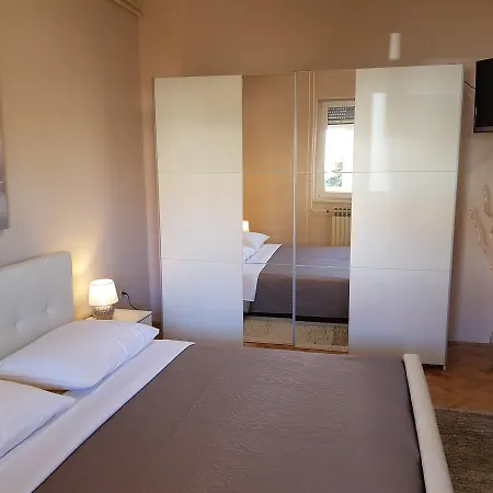 Apartment Sanda *